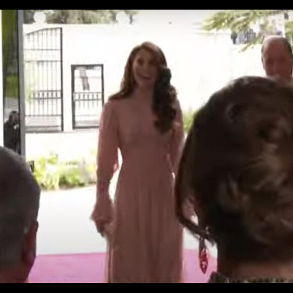 Le prince William et Kate Middleton se sont rendus au mariage du prince héritier Hussein de Jordanie et de sa fiancée Rajwa @ Capture d'écran / Roya New English