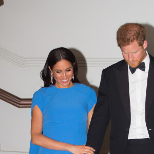 Le prince Harry, duc de Sussex, et Meghan Markle, duchesse de Sussex (enceinte) arrivent au dîner d'Etat donné en leur honneur à Suva, Îles Fidji le 23 octobre 2018. 