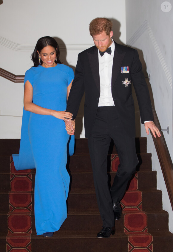 Le prince Harry, duc de Sussex, et Meghan Markle, duchesse de Sussex (enceinte) arrivent au dîner d'Etat donné en leur honneur à Suva, Îles Fidji le 23 octobre 2018. 