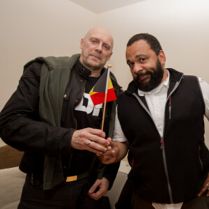 Dieudonné et Alain Soral à Braine-l'Alleud, lors du "congrès de la dissidence" organisé par le mouvement d'extrême droite de Laurent Louis "Debout les Belges !", le 4 avril 2014.
© Alain Rolland / Imagebuzz / Bestimage