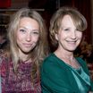Laura Smet et Nathalie Baye lovées l'une contre l'autre, un exquis cliché qui surprend