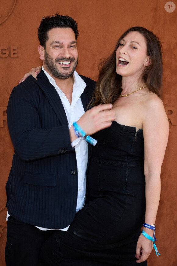 Denny Imbroisi et la danseuse Silvia Notargiacomo au village lors des Internationaux de France de tennis de Roland Garros 2023, à Paris, France, le 4 juin 2023.
© Moreau-Jacovides/Bestimage