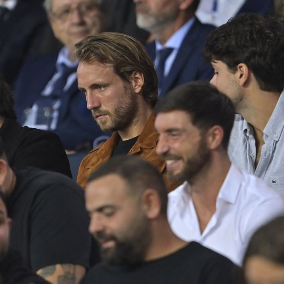 Si l'on en croit les informations du JDD, les malfaiteurs seraient partis avec plus de 600 000 euros
Lucas Pouille - People au match de football ligue 1 Uber Eats PSG - Montpellier (2-0) au parc des princes à Paris le 25 septembre 2021. © JB Autissier / Panoramic / Bestimage