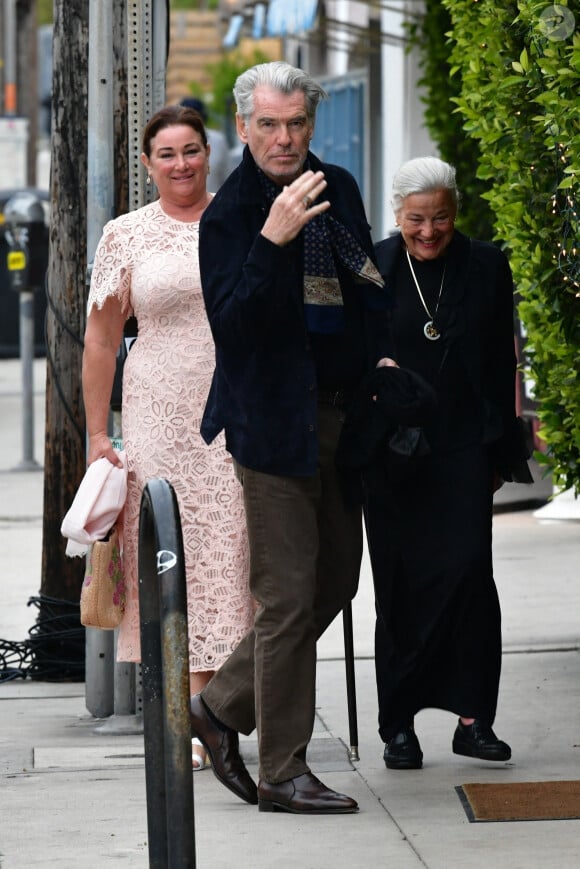 Exclusif - Pierce Brosnan est allé dîner avec sa femme Keely Shaye Smith au restaurant "Giorgio Baldi" à Los Angeles le 17 mai 2023.