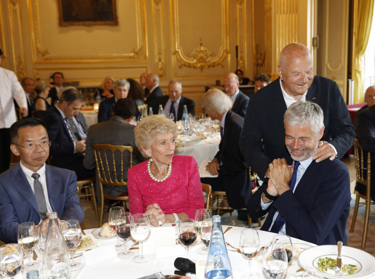 Photo : À Leurs Côtés, De Nombreux Ambassadeurs, Comme Celui De La ...