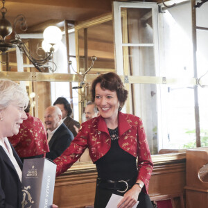 Exclusif - Florence Bergeaud-Blackler, Aurélie Julia, directrice de La Revue des Deux Mondes, Marc Ladreit de Lacharrière - Remise du prix de la Revue des Deux Mondes au Bistrot de Paris le 1er juin 2023.  © Jack Tribeca / Bestimage