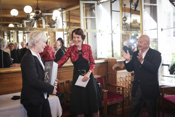 Exclusif - Florence Bergeaud-Blackler, Aurélie Julia, directrice de La Revue des Deux Mondes, Marc Ladreit de Lacharrière - Remise du prix de la Revue des Deux Mondes au Bistrot de Paris le 1er juin 2023.  © Jack Tribeca / Bestimage