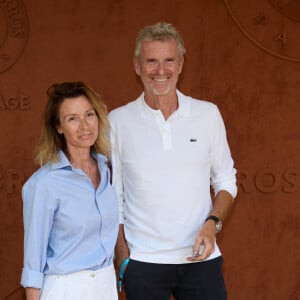 Il était accompagné de sa femme Hortense.
Denis Brogniart et sa femme Hortense au village lors des Internationaux de France de tennis de Roland Garros 2023, à Paris, France, le 6 juin 2023. © Jacovides-Moreau/Bestimage 