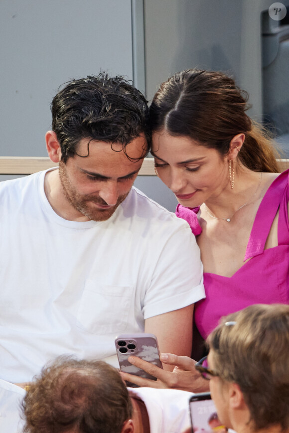 Pour Une Fois Quon A Une Nounou Camille Combal Et Sa Femme Amoureux Comme Jamais Une