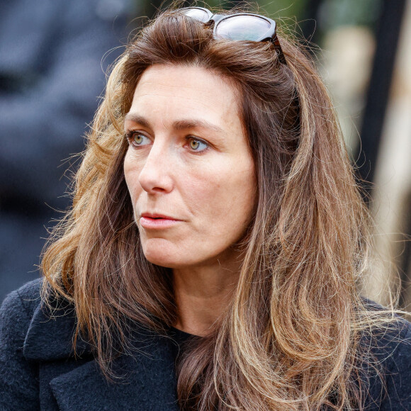 "Ma vie sociale n'est pas très nourrie", a-t-elle d'ailleurs reconnu.
Anne-Claire Coudray - Obsèques de Jean-Pierre Pernaut en la Basilique Sainte-Clotilde à Paris le 9 mars 2022. © Cyril Moreau / Bestimage