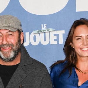 Kad Merad et sa compagne Julia Vignali - Avant-première du film "Le Nouveau Jouet" au Grand Rex à Paris le 9 octobre 2022. © Coadic Guirec/Bestimage