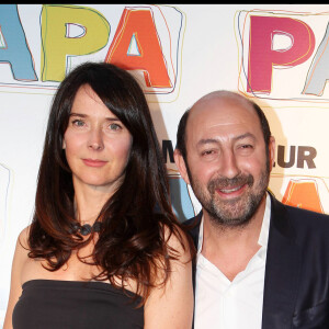 Kad Merad et sa femme Emmanuelle Cosso - Avant-première du film "Monsieur papa" à Paris.