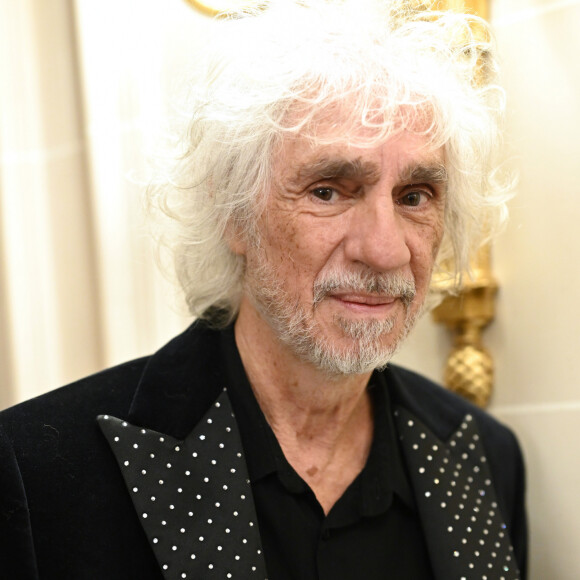 Il revient avec un tout nouvel album intitulé Dans le film de ma vie.
Louis Bertignac lors du photocall et du cocktail de la soirée des "Stéthos d'or" à l'hôtel Four Seasons George V à Paris, France. © Bellak-Guirec/Bestimage 