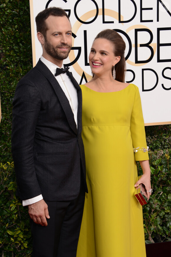 Il était son coach de danse
Natalie Portman enceinte et son mari Benjamin Millepied - La 74ème cérémonie annuelle des Golden Globe Awards à Beverly Hills, le 8 janvier 2017.