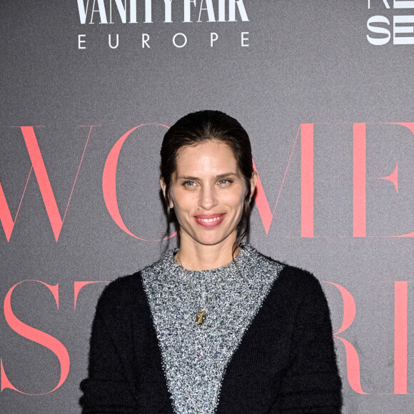 Qui a publié un article sans son accord
Maiwenn au photocall de la soirée de gala "Women Stories by Vanity Fair" à l'Eden Roc lors du 76ème Festival International du Film de Cannes, le 18 mai 2023. 