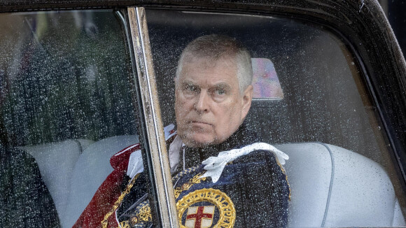 Prince Andrew : Son frère Charles III prêt à le trahir ? Il en est persuadé, nouveau refus de quitter son immense palais