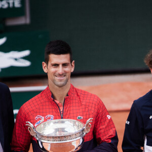 Gilles Moretton, Novak Djokovic, Casper Ruud, Yannick Noah - Novak Djokovic remporte les Internationaux de France de tennis de Roland Garros 2023 face à Casper Ruud (7-6 [7-1], 6-3, 7-5) à Paris le 11 juin 2023. Novak Djokovic s'adjuge un 23ème titre record en Grand Chelem et dépasse Rafael Nadal, bloqué à 22 titres et forfait cette année. © Jacovides-Moeau/Bestimage 