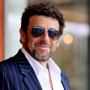 Mais toutes ces obligations professionnelles ne l'ont pas empêché d'étudier d'arrache-pied.
Patrick Bruel au village lors des Internationaux de France de tennis de Roland Garros 2023, à Paris, France, le 11 juin 2023. © Jacovides-Moreau/Bestimage