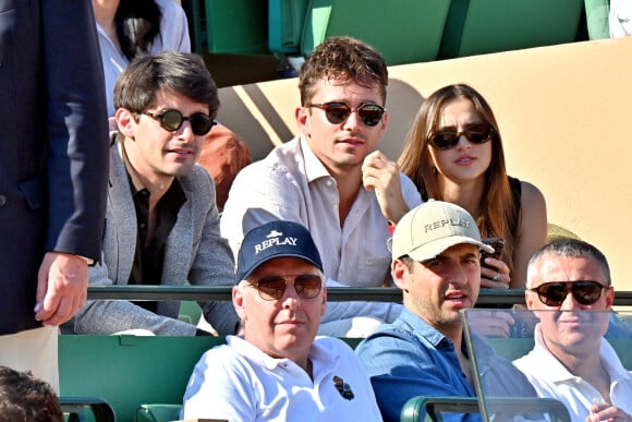 Lorenzo Tolotta Leclerc, son frère, Charles Leclerc et sa compagne Charlotte Siné - Les personnalités assistent à la victoire du Grec Stefanos Tsitsipas face à l'Allemand Alexander Zverev (6-4, 6-2) lors de la demi-finale du tournoi Masters 1000 de Monte-Carlo à Roquebrune-Cap-Martin, le 16 avril 2022.