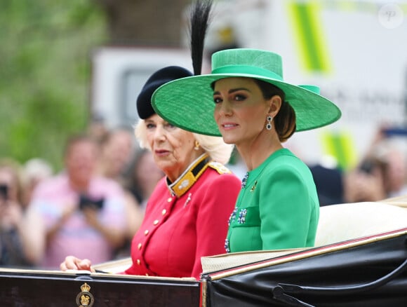 Colonel royal des Irish Guards, leur maman Kate Middleton était en vert
La reine consort Camilla Parker Bowles et Kate Catherine Middleton, princesse de Galles - La famille royale d'Angleterre lors du défilé "Trooping the Colour" à Londres. Le 17 juin 2023 