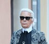 Le couturier a, effectivement, laissé de très nombreux biens derrière lui.
Karl Lagerfeld et Sebastien Jondeau, son assistant et maintenant sa nouvelle muse, se promenent dans les rues de Saint Tropez, le 1er aout 2013.