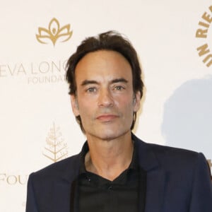 Anthony Delon - Photocall de la 10ème édition du "Global Gift Gala 2022" au Four Seasons Hotel George V à Paris le 19 novembre 2022.