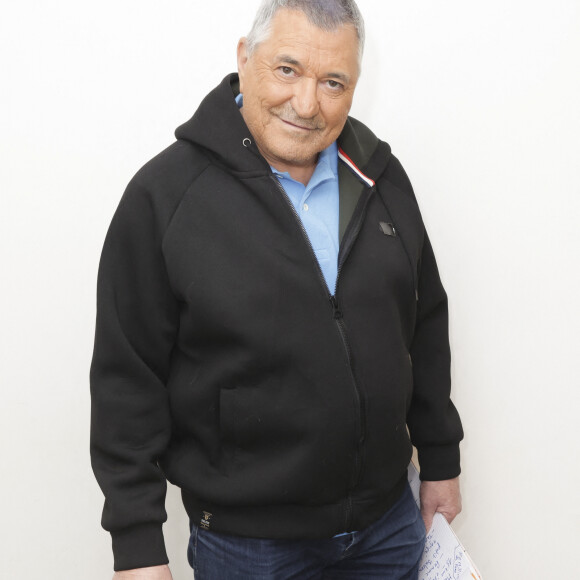 Exclusif - Jean-Marie Bigard - Backstage de l'enregistrement de l'émission "La Grosse Rigolade" présentée par C.Hanouna le 1er décembre qui sera diffusée à 21h10 sur C8 le Jeudi 8 décembre 2022 qui réunira les experts de la blague pour une soirée 100% Darka. © Jack Tribeca / Bestimage