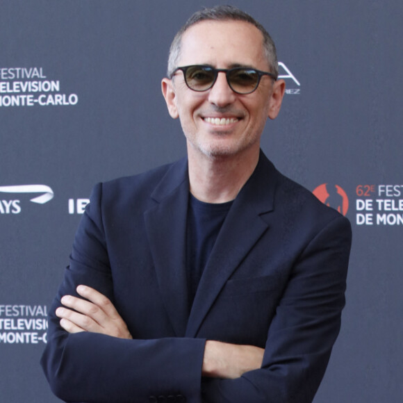 Il a retrouvé la famille princière de Monaco
Gad Elmaleh sur le tapis rouge du photocall de la cérémonie d'ouverture du 62ème Festival de Télévision de Monte-Carlo, à Monaco, le 16 juin 2023. © Denis Guignebourg/BestImage 