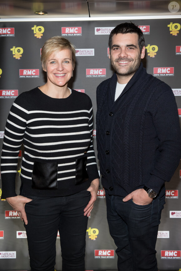 à cause d'un cancer au genou droit
Céline Giraud et Mathieu Lartot à la soirée des 10 ans du "Super Moscato Show" sur la péniche Jean Bruel à Paris, le 16 novembre 2017. © Cyril Moreau/Bestimage