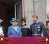 Un message qui signfie sans doute qu'il souhaite une réconciliation et un rapprochemet e la famille. 
La comtesse Sophie de Wessex, le prince Charles, Camilla Parker Bowles, duchesse de Cornouailles, la reine Elisabeth II d'Angleterre, Meghan Markle, duchesse de Sussex, le prince Harry, duc de Sussex, le prince William, duc de Cambridge, Kate Catherine Middleton, duchesse de Cambridge - La famille royale d'Angleterre lors de la parade aérienne de la RAF pour le centième anniversaire au palais de Buckingham à Londres. Le 10 juillet 2018 
