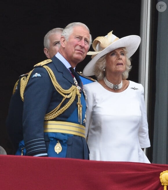 Le prince Charles, Camilla Parker Bowles, duchesse de Cornouailles - La famille royale d'Angleterre lors de la parade aérienne de la RAF pour le centième anniversaire au palais de Buckingham à Londres. Le 10 juillet 2018 