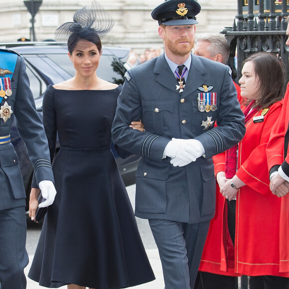 Meghan Markle, duchesse de Sussex (habillée en Dior Haute Couture par Maria Grazia Chiuri), et le prince Harry, duc de Sussex - Arrivées de la famille royale d'Angleterre à l'abbaye de Westminster pour le centenaire de la RAF à Londres. Le 10 juillet 2018 