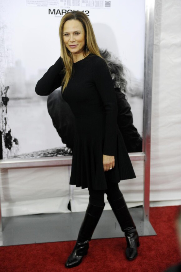 Lena Olin lors de la première de Remember Me au Theatre Paris à New York le 1er mars 2010