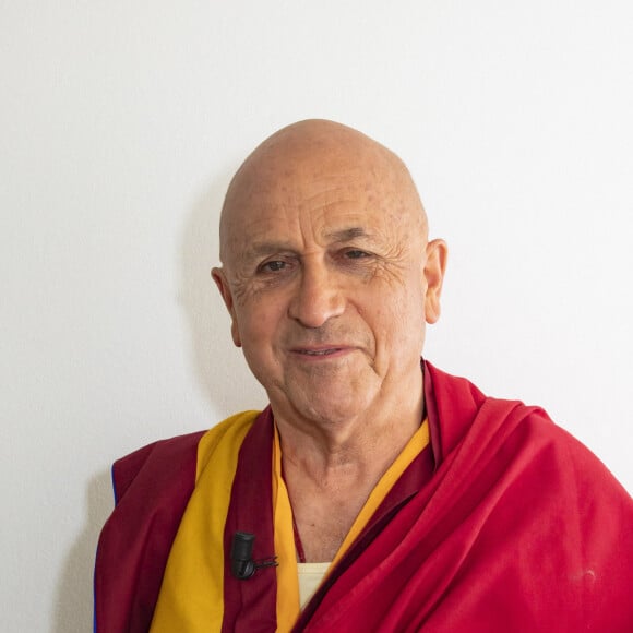 Exclusif - Matthieu Ricard - Pour ses Livres : " Les folles histoires du sage Nasredin " aux éditions de l'Iconoclaste / Allary et " Nos amis les animaux " chez Allary - Backstage de l'émission OEED (On Est En Direct) , présentée par Laurent Ruquier et diffusée en direct le 17/04/21 sur France2 - Paris le 17/04/2021 ©Jack Tribeca / Bestimage 