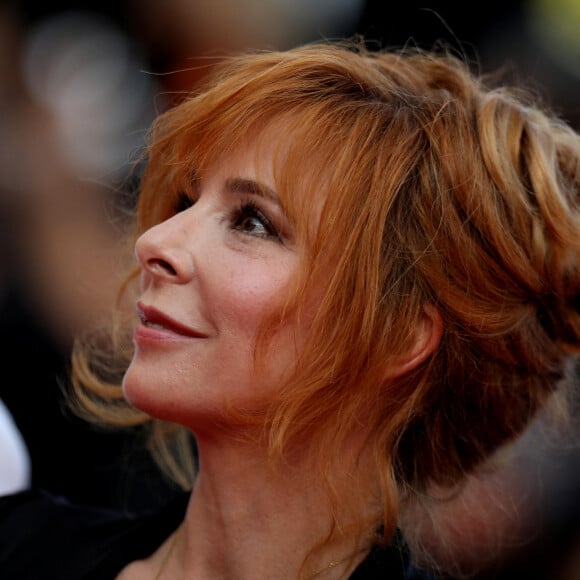 Mylène Farmer - Montée des marches du film " OSS 117 : Alerte rouge en Afrique Noire " lors du 74ème Festival International du Film de Cannes. Le 17 juillet 2021 © Borde-Jacovides-Moreau / Bestimage 