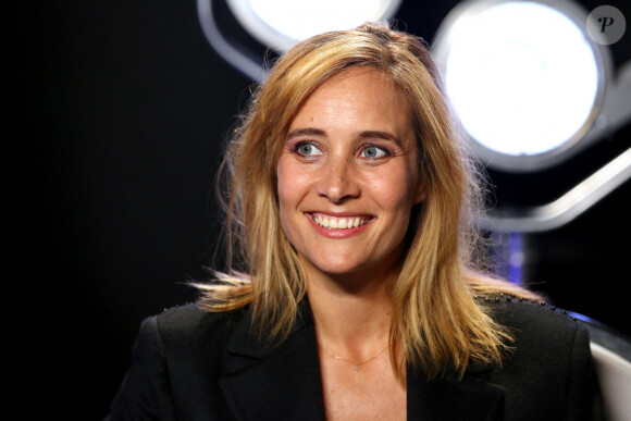 Exclusif - Julie De Bona - Backstage de l'enregistrement de l'émission "La Chanson secrète 8" à la Seine musicale à Paris, diffusée le 4 septembre sur TF1 © Gaffiot-Moreau / Bestimage