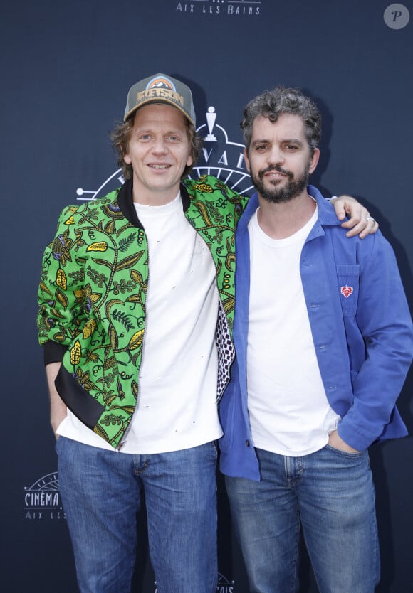 Exclusif - Alex Lutz et Bruno Sanches lors de la 2ème édition du Festival du Cinéma Français et Gastronomie d'Aix-les-Bains le 8 juin 2023. © Denis Guignebourg / Bestimage 