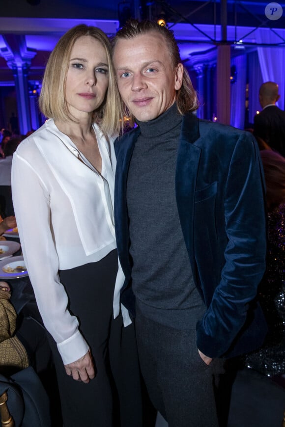 Pascale Arbillot et Alex Lutz - Dîner de gala de l'association AEM (Un Avenir pour les Enfants du Monde) au bénéfice des enfants du Rwanda organisé par B.Djian au Pavillon Ledoyen à Paris, France, le 12 décembre 2019.  © Olivier Borde/Bestimage 