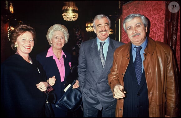 Jean-Paul Belmondo et Charly Koubesserian - Représentation de la pièce La Trilogie de Pagnol au Théâtre des Variétés en 1992 à Paris