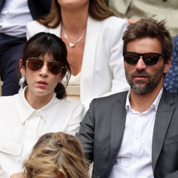 Un fils qu'elle a eu avec son compagnon Arnaud Clément.
Nolwenn Leroy et son compagnon Arnaud Clément dans les tribunes lors des Internationaux de France de Tennis de Roland Garros 2022. Paris, le 5 juin 2022. © Dominique Jacovides/Bestimage