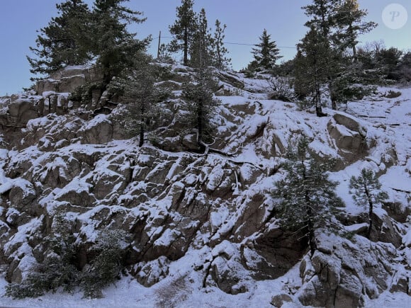 Passionné de randonnée, il ne voulait pas être une "acteur hollywoodien"
La zone où l’acteur britannique, Julian Sands (Une Chambre avec Vue…), a disparu en janvier 2023 : San Gabriel Mountains, en Californie