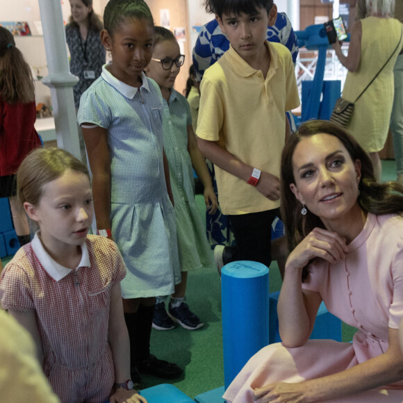 Catherine (Kate) Middleton, princesse de Galles, lors d'une visite pré-inaugurale du "Young V&A" à Bethnal Green, dans l'est de Londres, le 28 juin 2023. L'ouverture au public est prévue le 1er juillet 2023. 