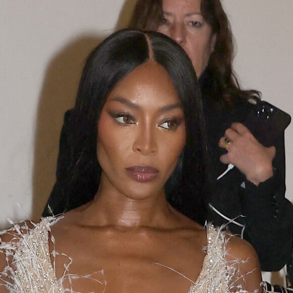 C'est un petit garçon qui a rejoint sa famille.
Naomi Campbell à la sortie de l'hôtel "Martinez" lors du 76ème Festival International du Film de Cannes, le 23 mai 2023. 