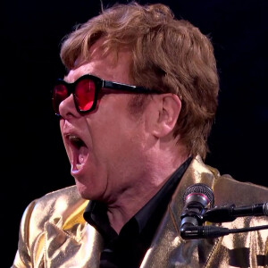 Elton John a fait ses adieux à Paris ce mercredi.
Elton John en concert à Glastonbury, tournée "Farewell Yellow Brick Road".