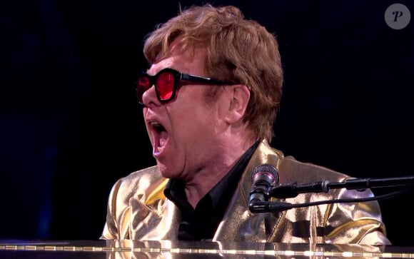 Elton John a fait ses adieux à Paris ce mercredi.
Elton John en concert à Glastonbury, tournée "Farewell Yellow Brick Road".