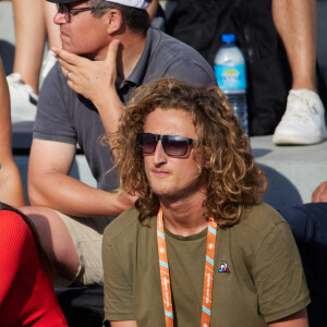 Isabelle Camus, Joakim Noah, sa femme Lais Ribeiro et Joalukas Noah - Personnalités dans les tribunes lors des internationaux de tennis de Roland Garros le 29 mai 2023. © Moreau / Jacovides / Bestimage