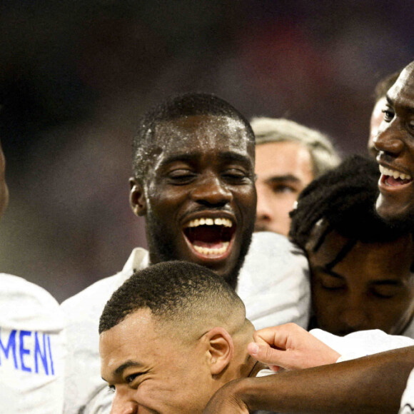 Joie des joueurs de l'équipe de France après le but de Kylian Mbappé (FRA) - Match de qualification à l''EURO 2024 de Football opposant la France aux Pays-Bas au Stade de France à Saint-Denis, France, le 24 mars 2023. La France a gagné 4-0. © Jean-Baptiste Autissier/Panoramic/Bestimage 