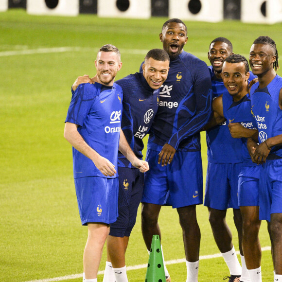 Veretout Jordan (FRA) / Mbappé Kylian (FRA) / Thuram Marcus (FRA) / Dembele Ousmane (FRA) / Koundé Jules (FRA) / Camavinga Eduardo (FRA) - Entraînement de l'équipe de France de football, à l'avant-veille de la finale contre l'Argentine lors de la Coupe du Monde 2022 au Qatar (FIFA World Cup Qatar 2022), le 16 décembre 2022. © JB Autissier/Panoramic/Bestimage 