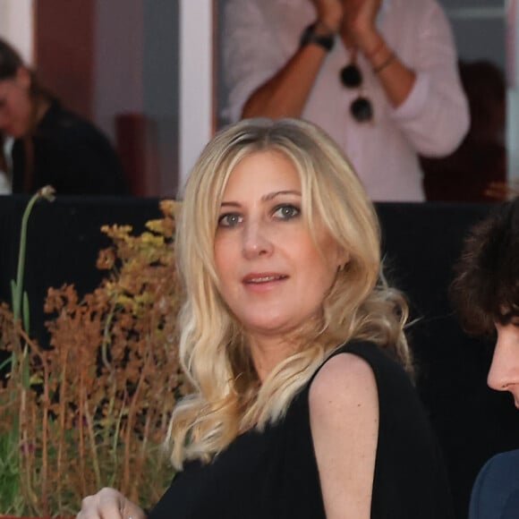 Amanda Sthers et Léon Hesby sur le tapis rouge du prix du court métrage lors du 37ème festival du film de Cabourg (37ème journées romantiques du 14 au 18 juin 2023), à Cabourg, France, le 16 juin 2023. © Coadic Guirec/Bestimage 