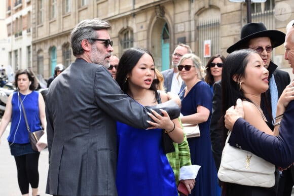 Jalil Lespert, Joy et Jade Hallyday, Marc Veyrat - Mariage de Claude Lelouch à la mairie du 18ème à Paris. Le 17 juin 2023